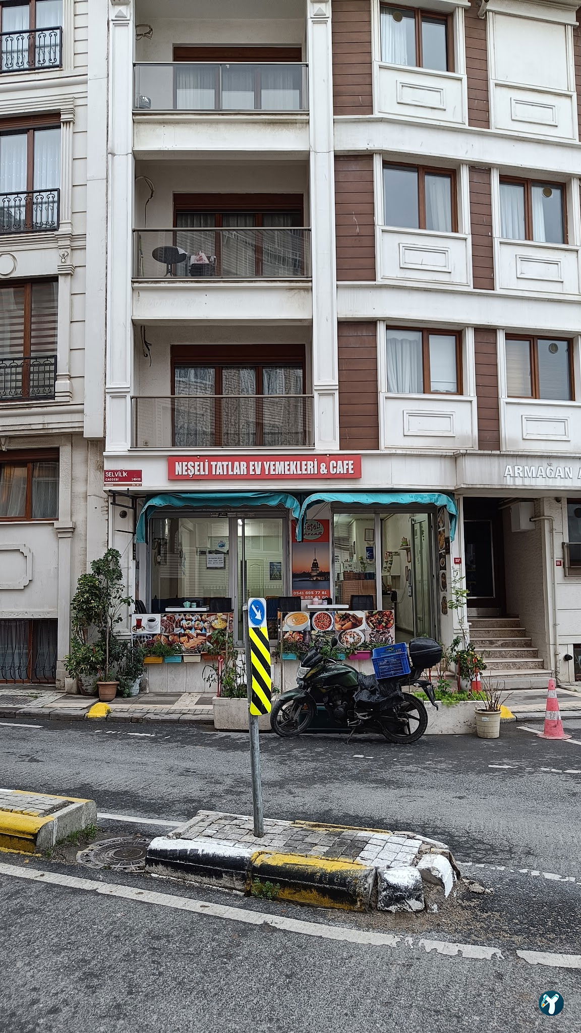 Neşeli̇ Tatlar Ev Yemekleri̇
