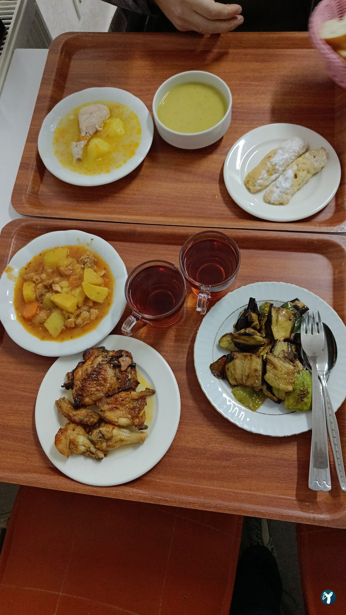 Neşeli̇ Tatlar Ev Yemekleri̇