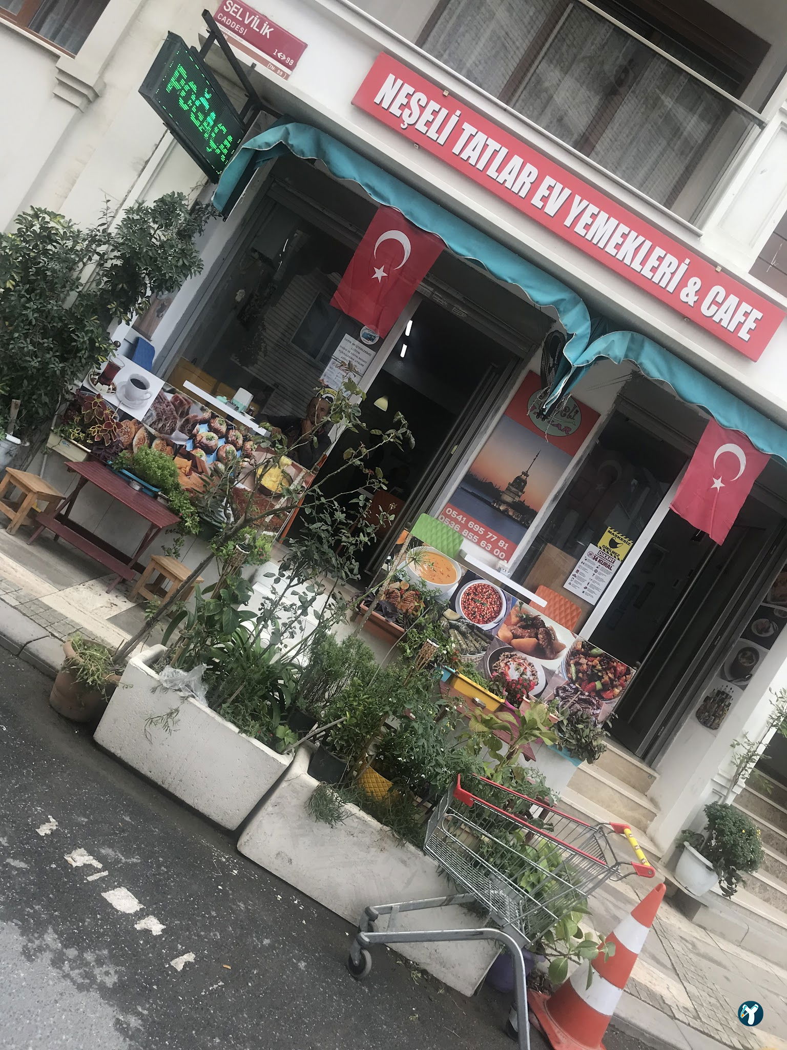 Neşeli̇ Tatlar Ev Yemekleri̇