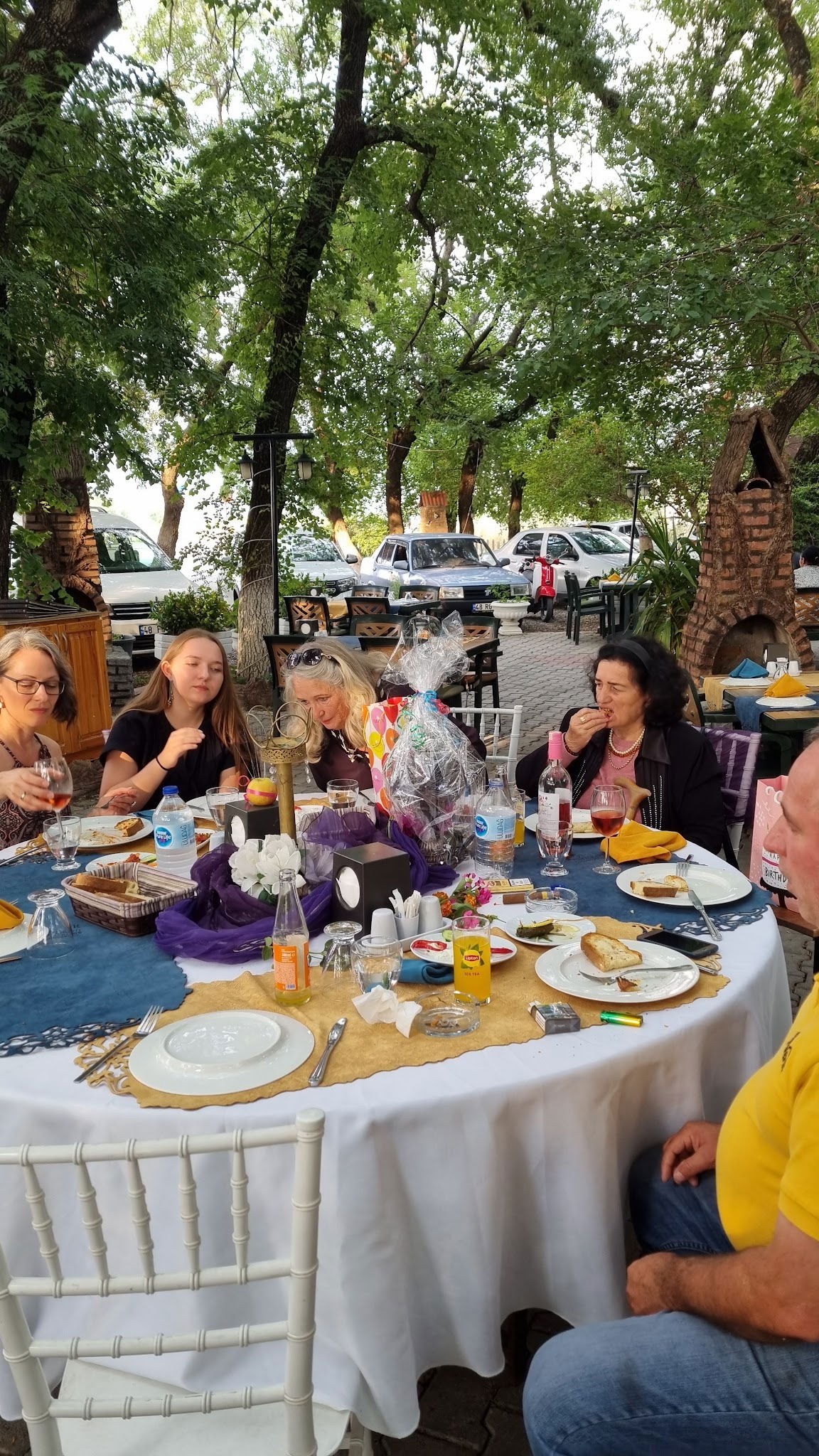 Çınar Restaurant Ve Kır Bahçesi