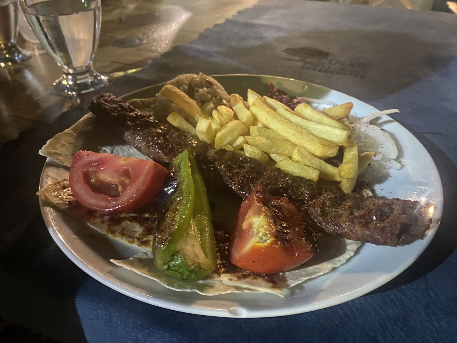 Çınar Restaurant Ve Kır Bahçesi