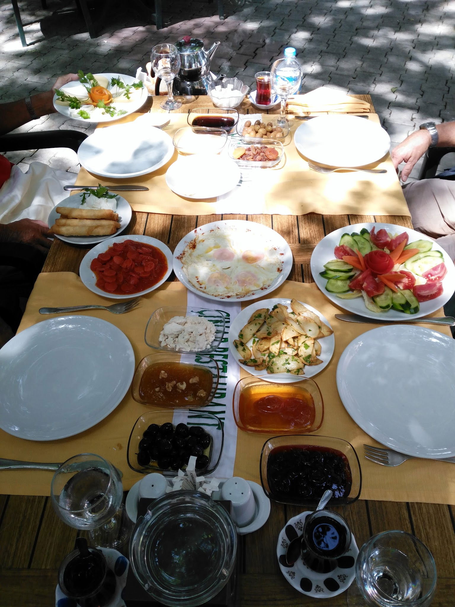 Çınar Restaurant Ve Kır Bahçesi