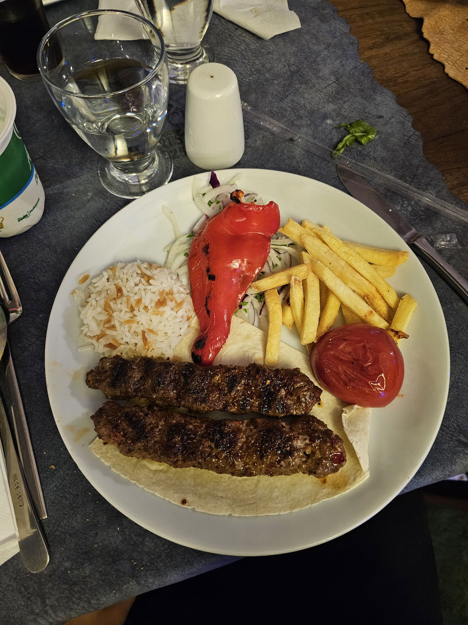 Çınar Restaurant Ve Kır Bahçesi