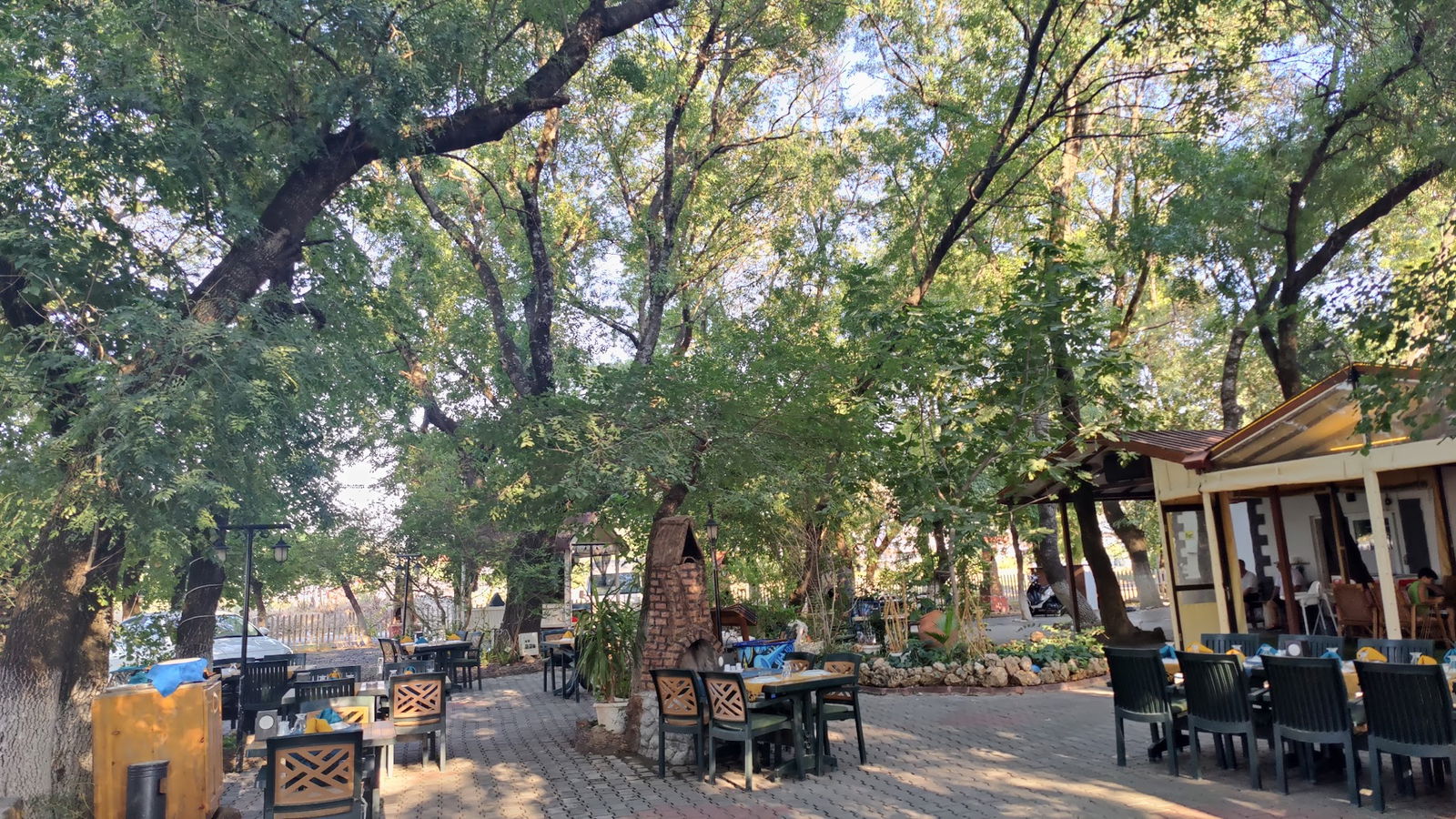 Çınar Restaurant Ve Kır Bahçesi