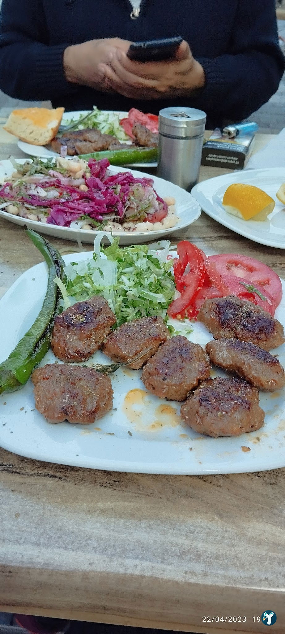 Devecioglu Kofte Salonu