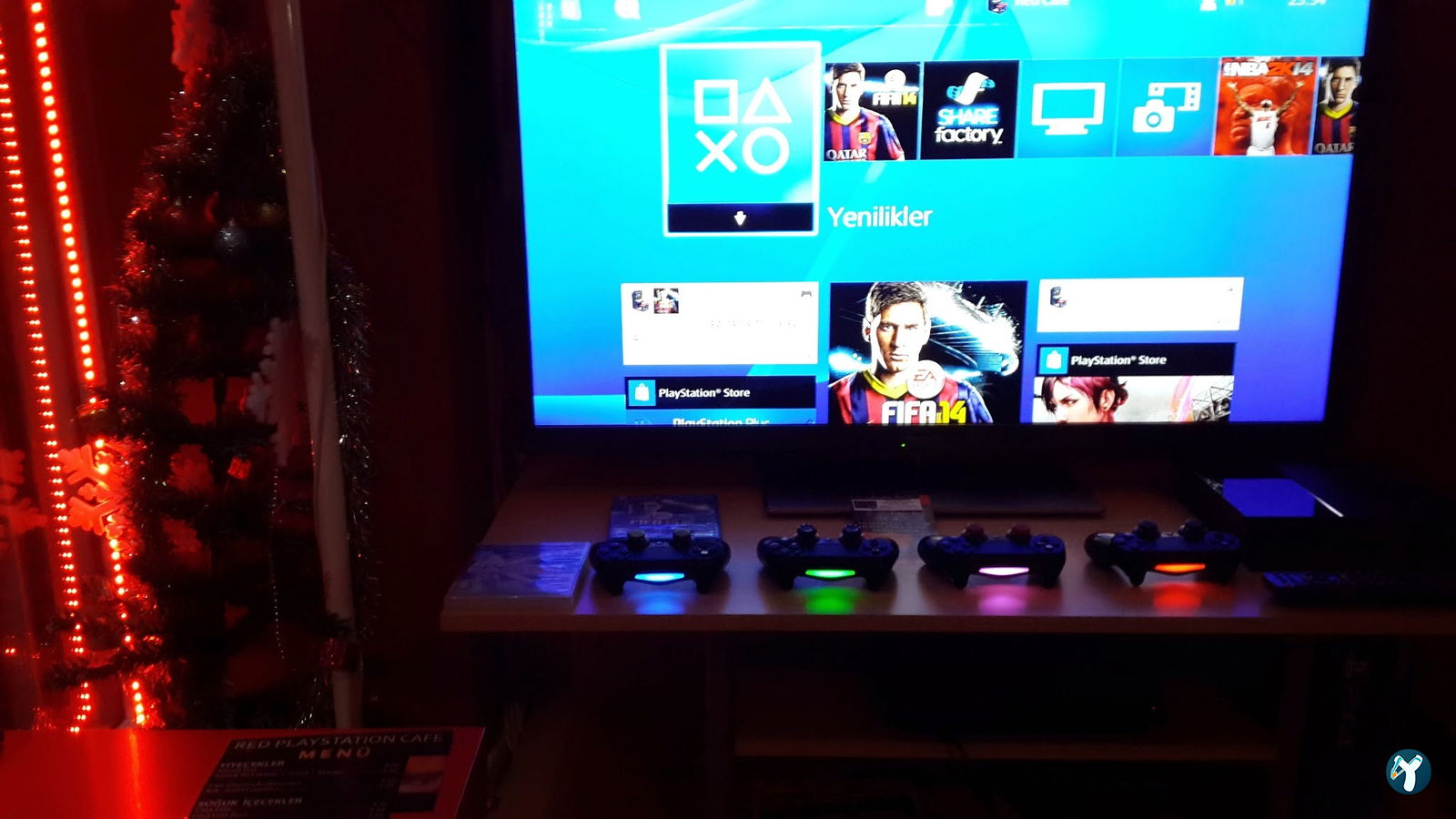 Red Playstation Cafe Ps5 Pro & Xbox