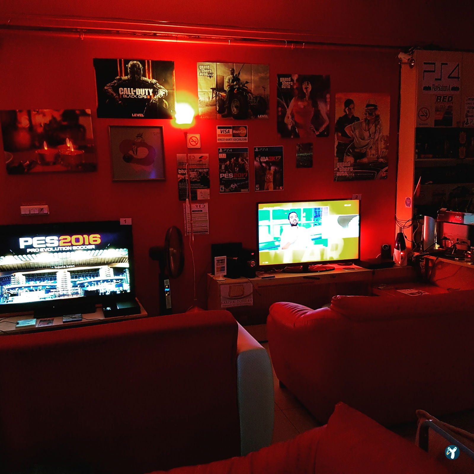 Red Playstation Cafe Ps5 Pro & Xbox