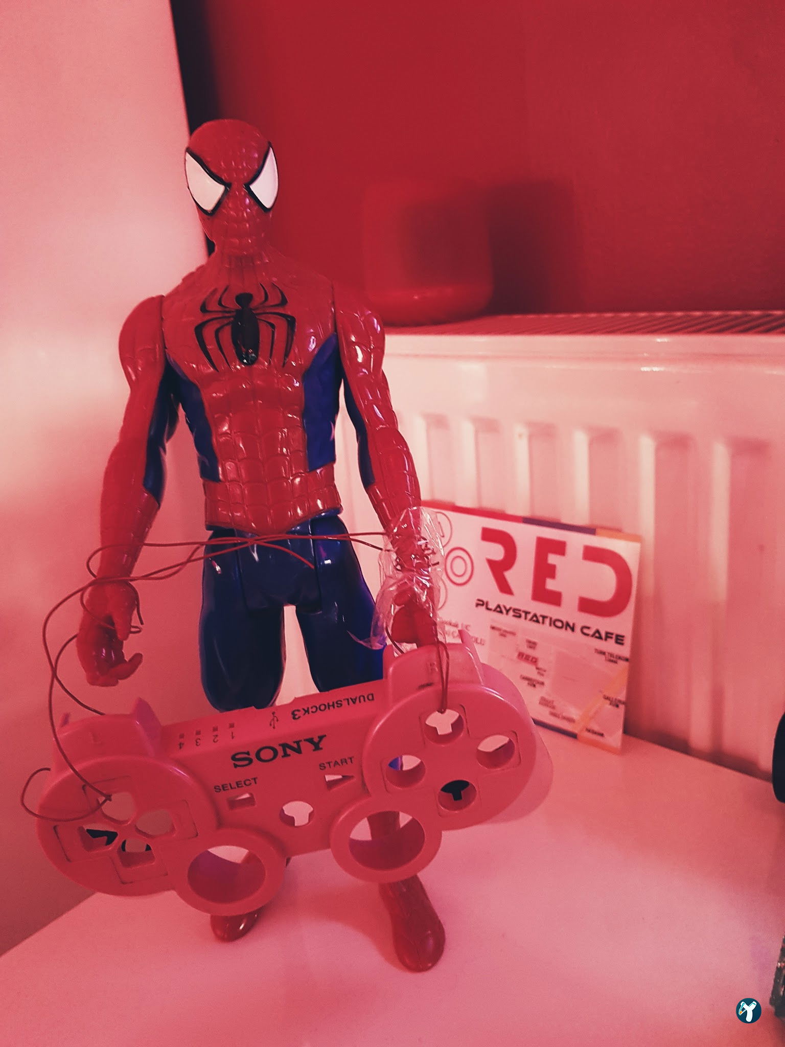 Red Playstation Cafe Ps5 Pro & Xbox