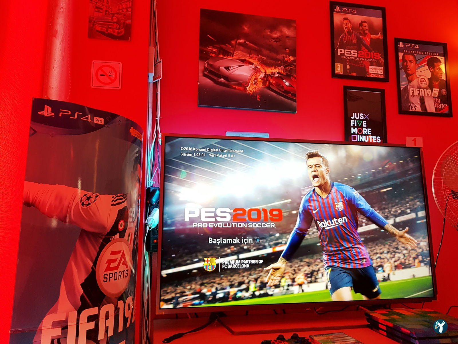 Red Playstation Cafe Ps5 Pro & Xbox