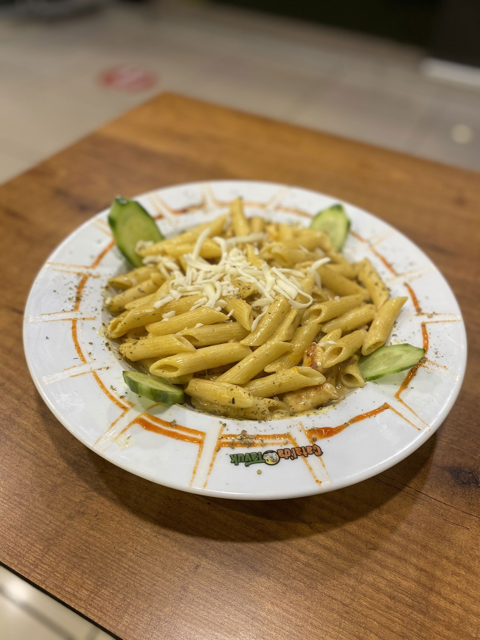 Çatal'Da Tavuk Bayraklı