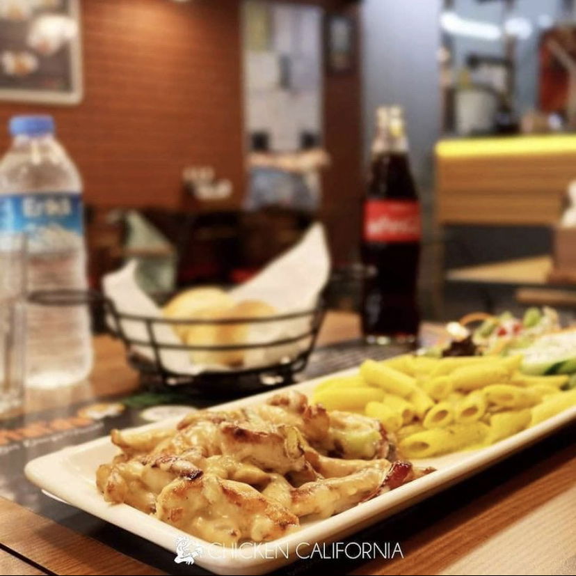 Çatal'Da Tavuk Bayraklı