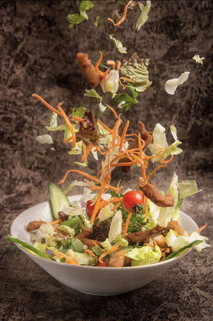 Çatal'Da Tavuk Bayraklı