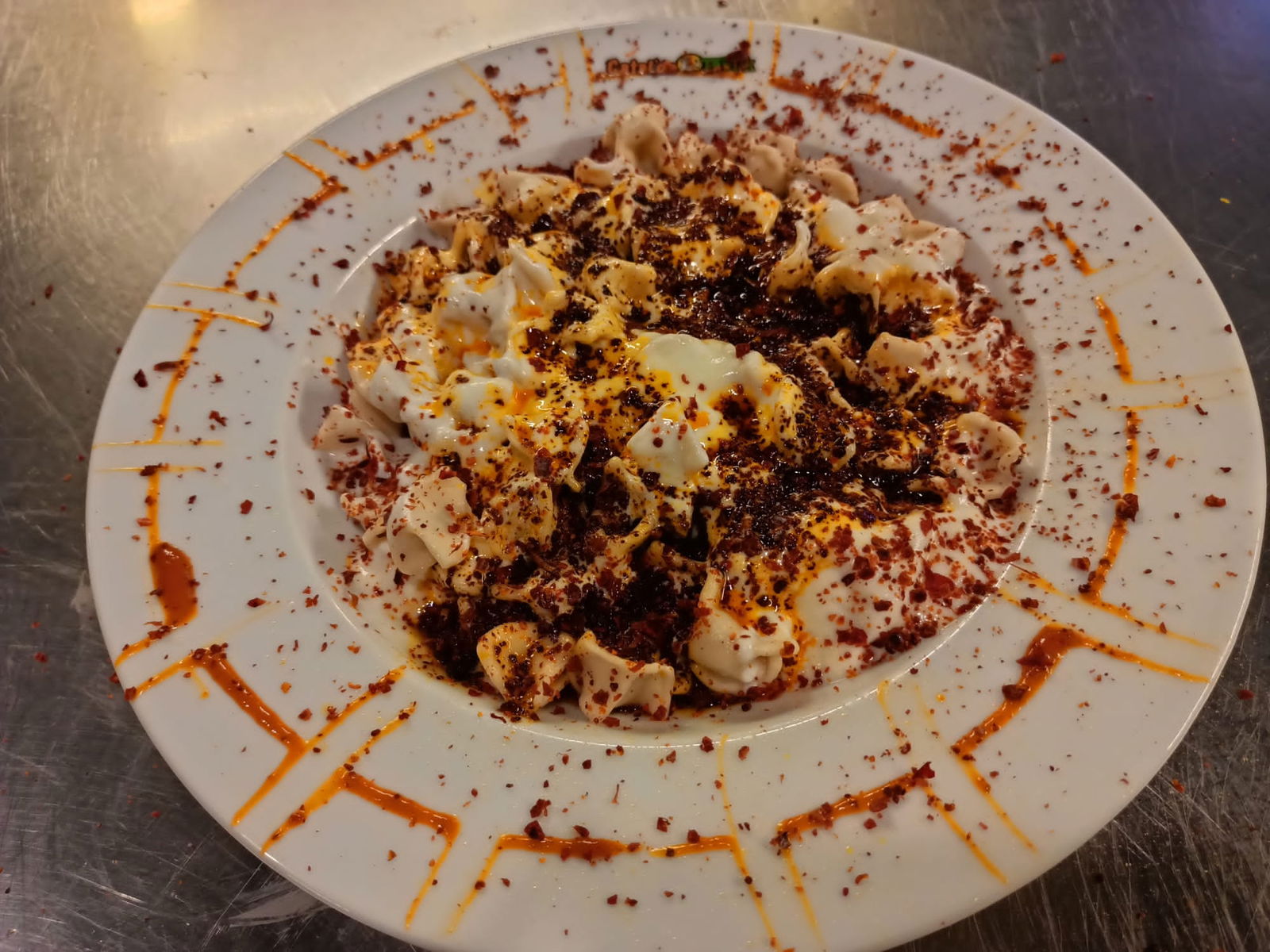 Çatal'Da Tavuk Bayraklı