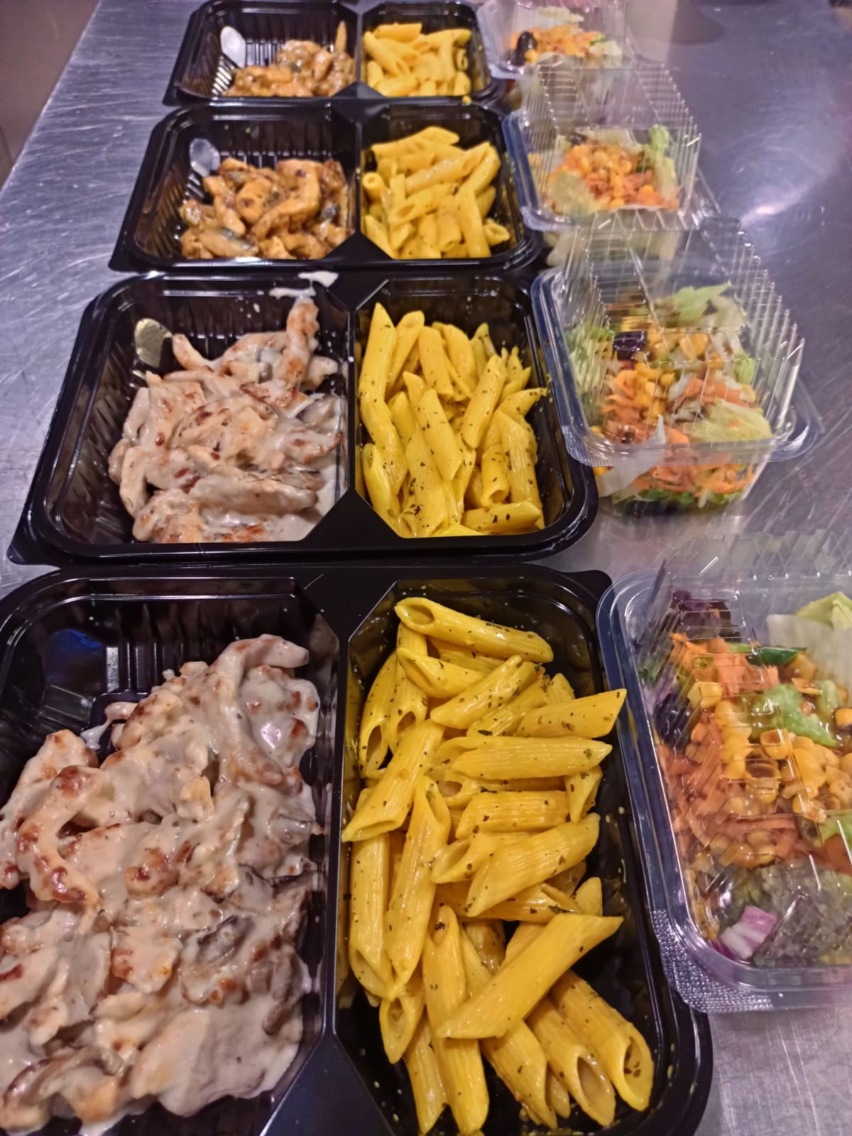 Çatal'Da Tavuk Bayraklı