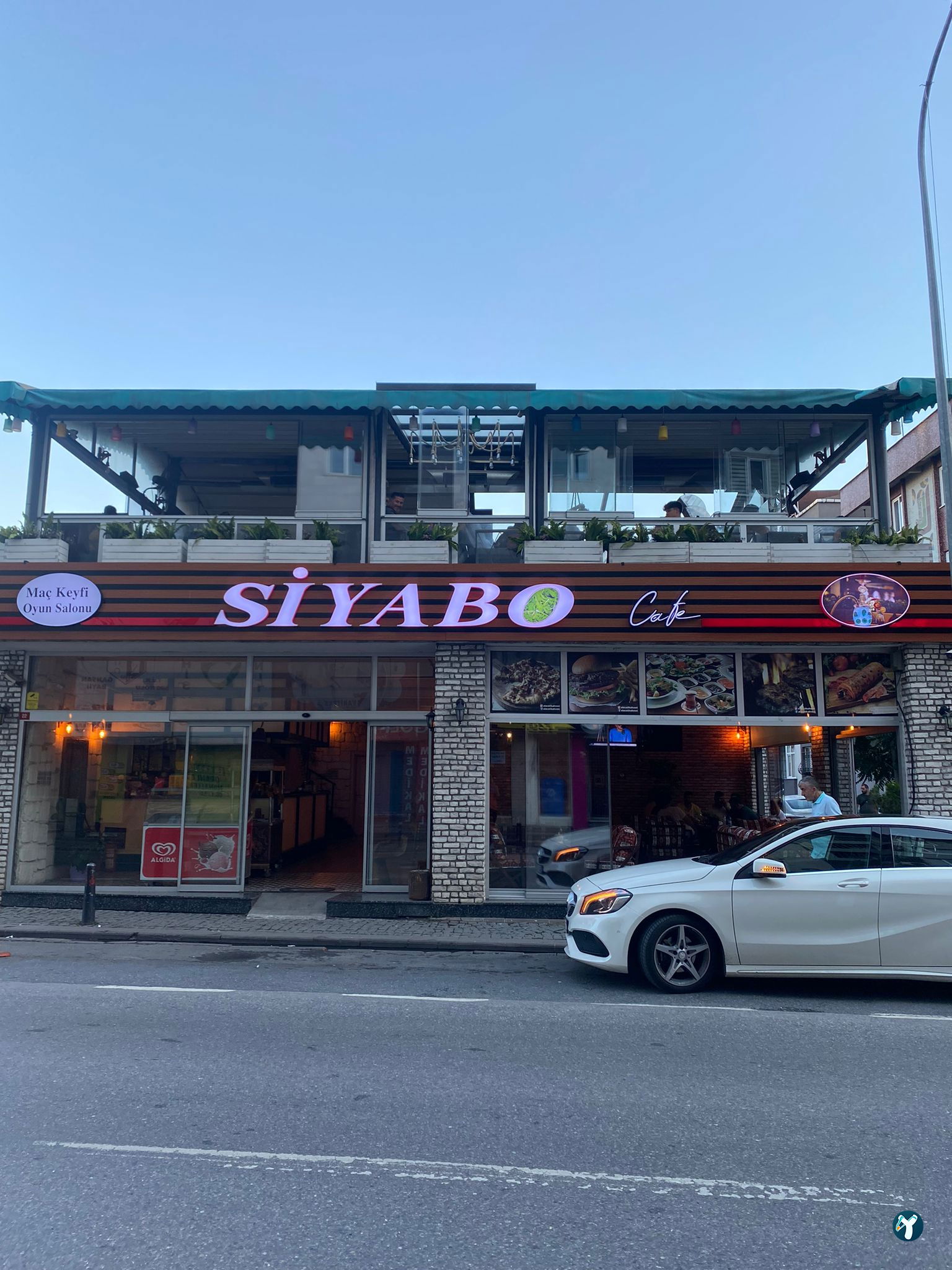 Si̇yabo Cafe