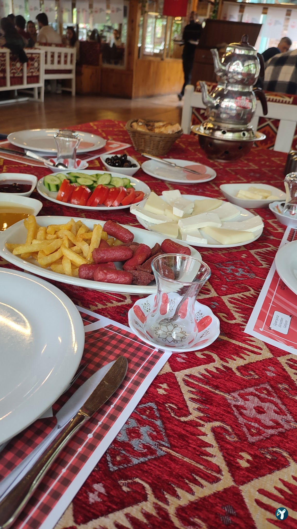 Gazi'M Cafe & Restaurant