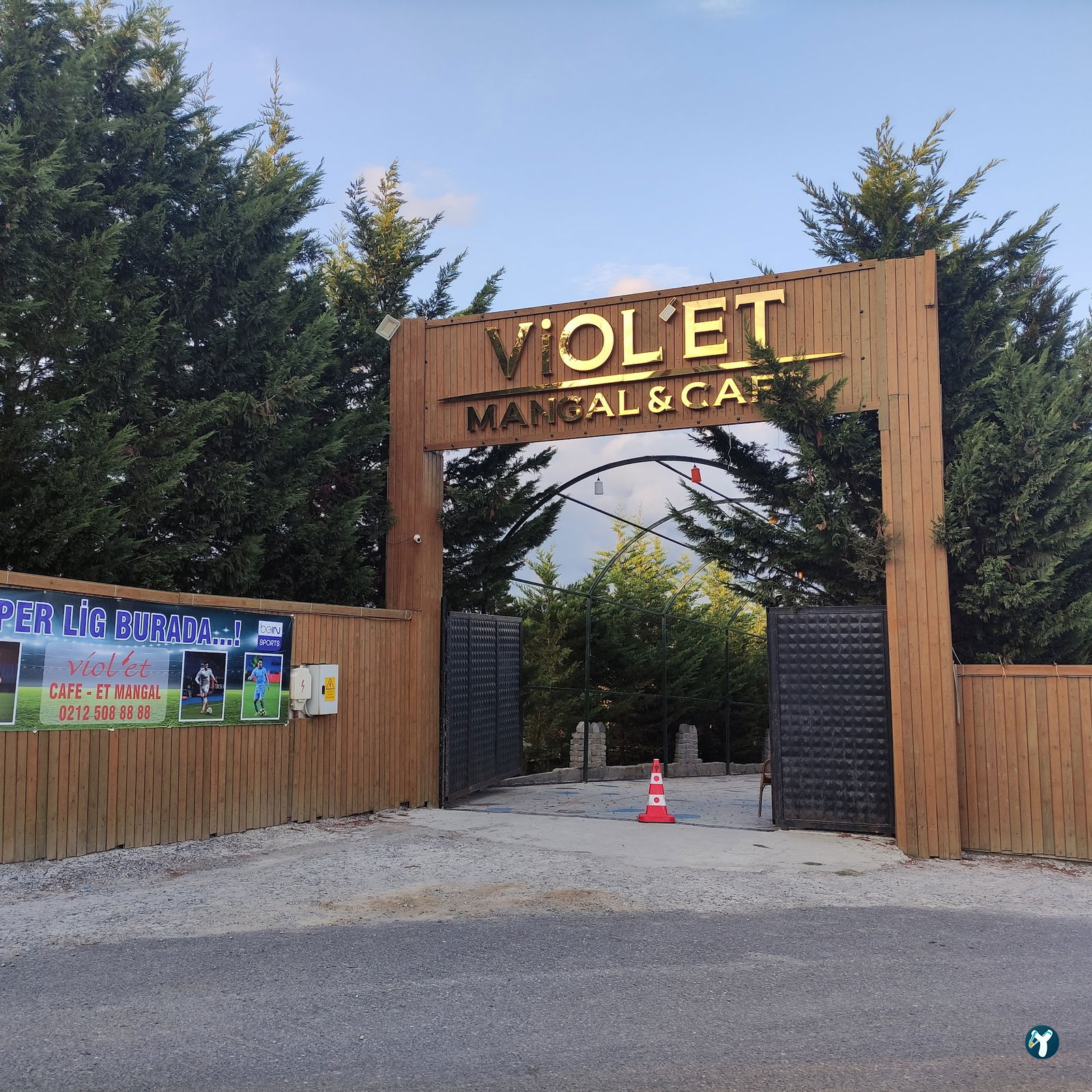 Violet Cafe & Restaurant / Et Mangal
