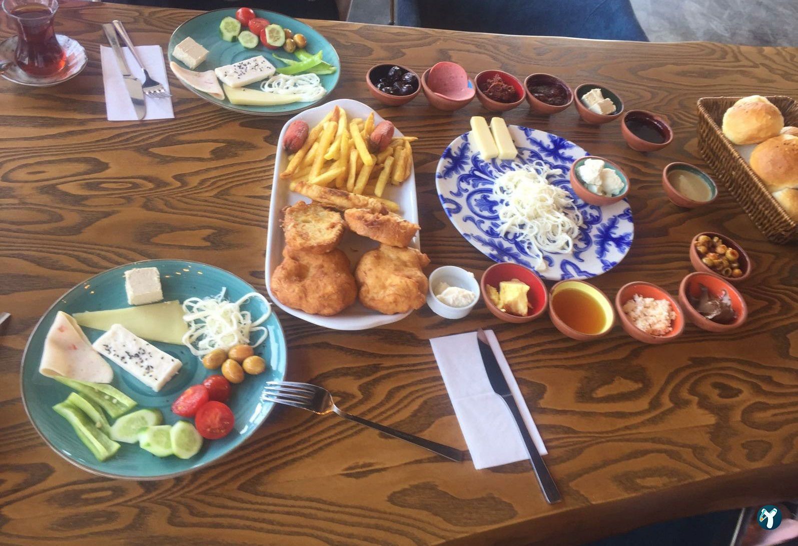 Violet Cafe & Restaurant / Et Mangal