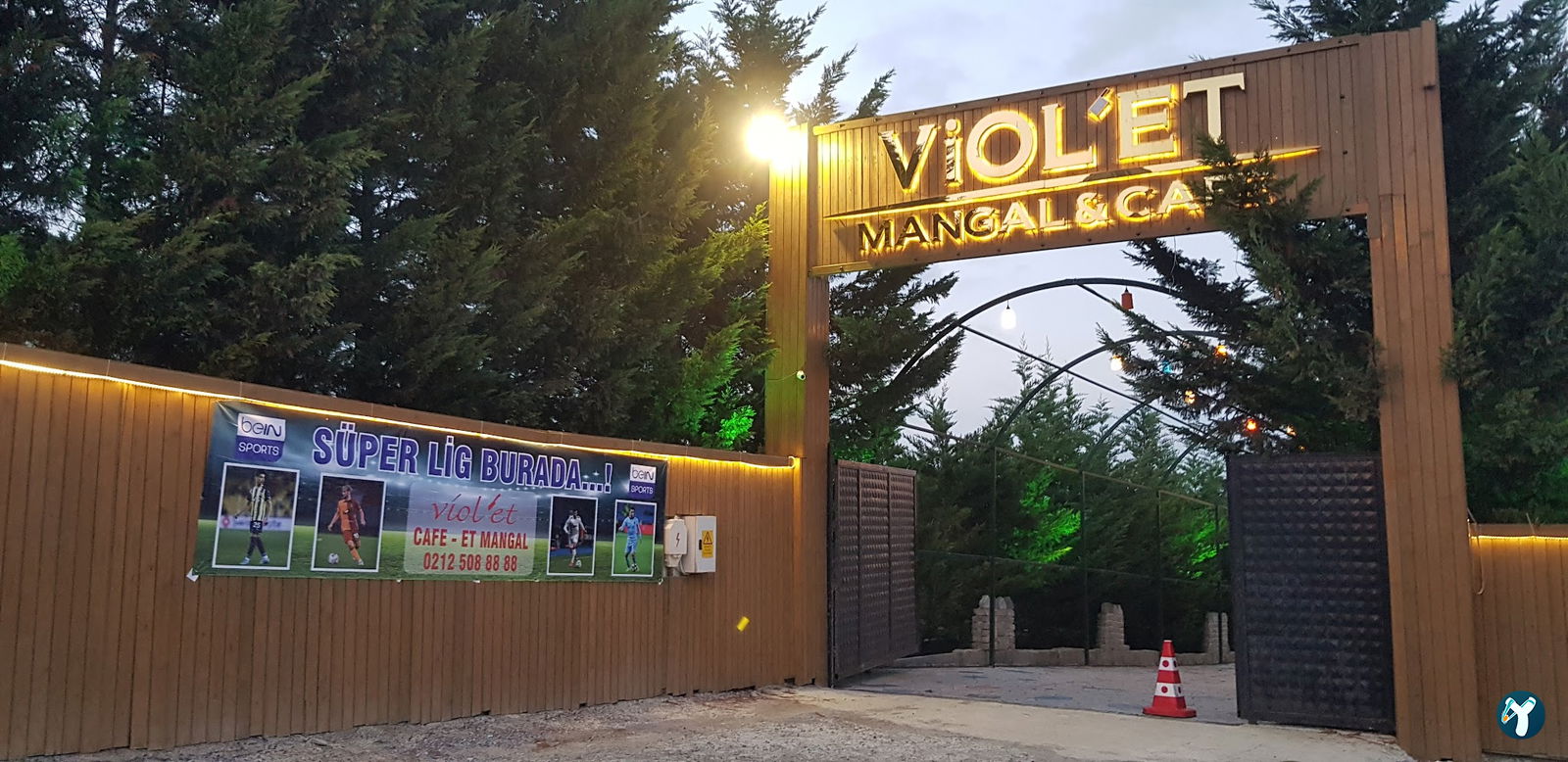 Violet Cafe & Restaurant / Et Mangal