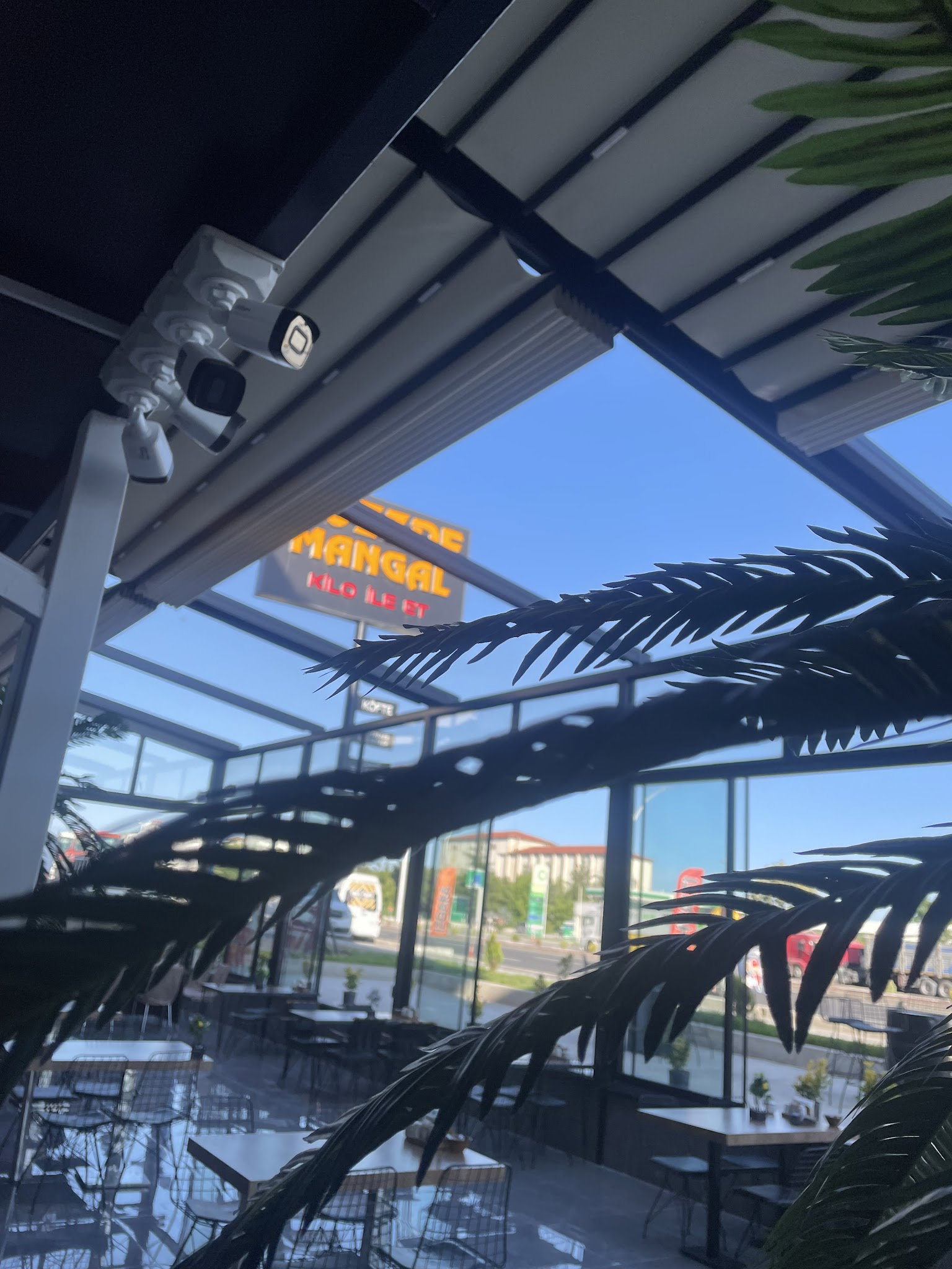 Hüseyin Usta”Közzde Mangal