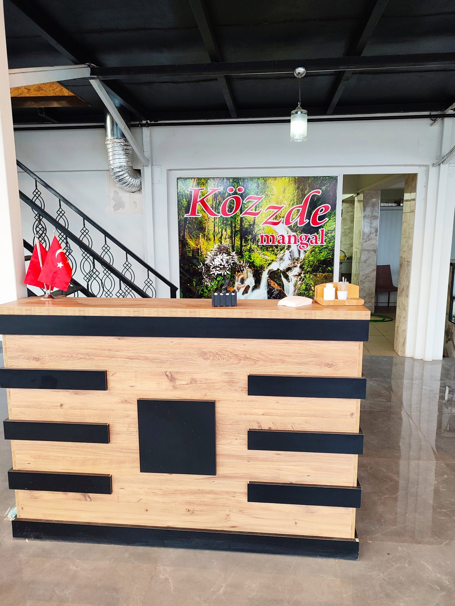 Hüseyin Usta”Közzde Mangal