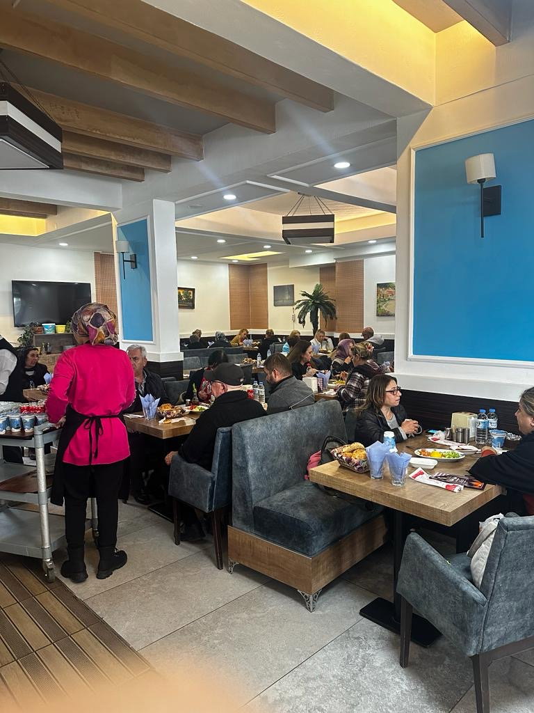 Hüseyin Usta”Közzde Mangal