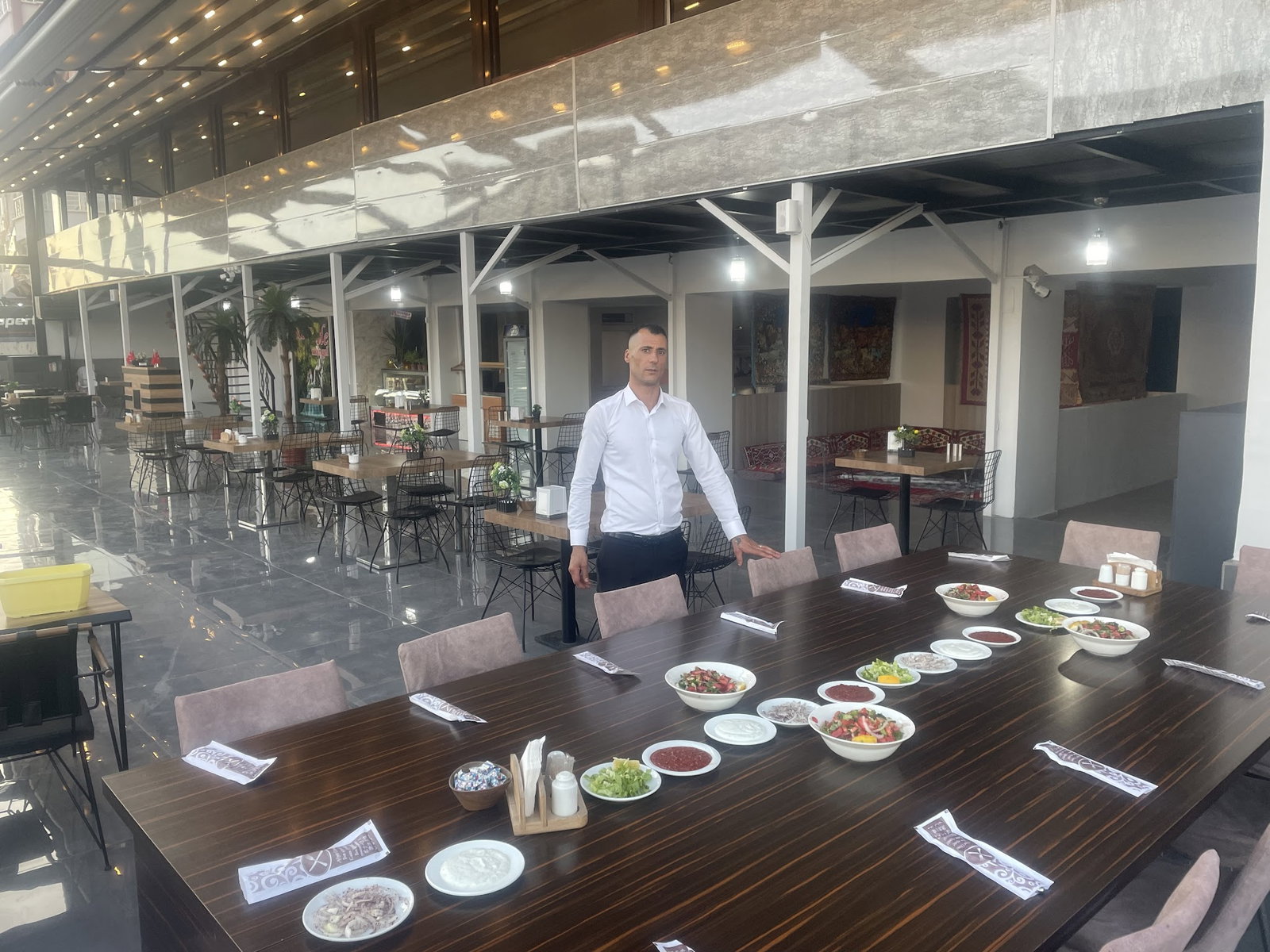 Hüseyin Usta”Közzde Mangal