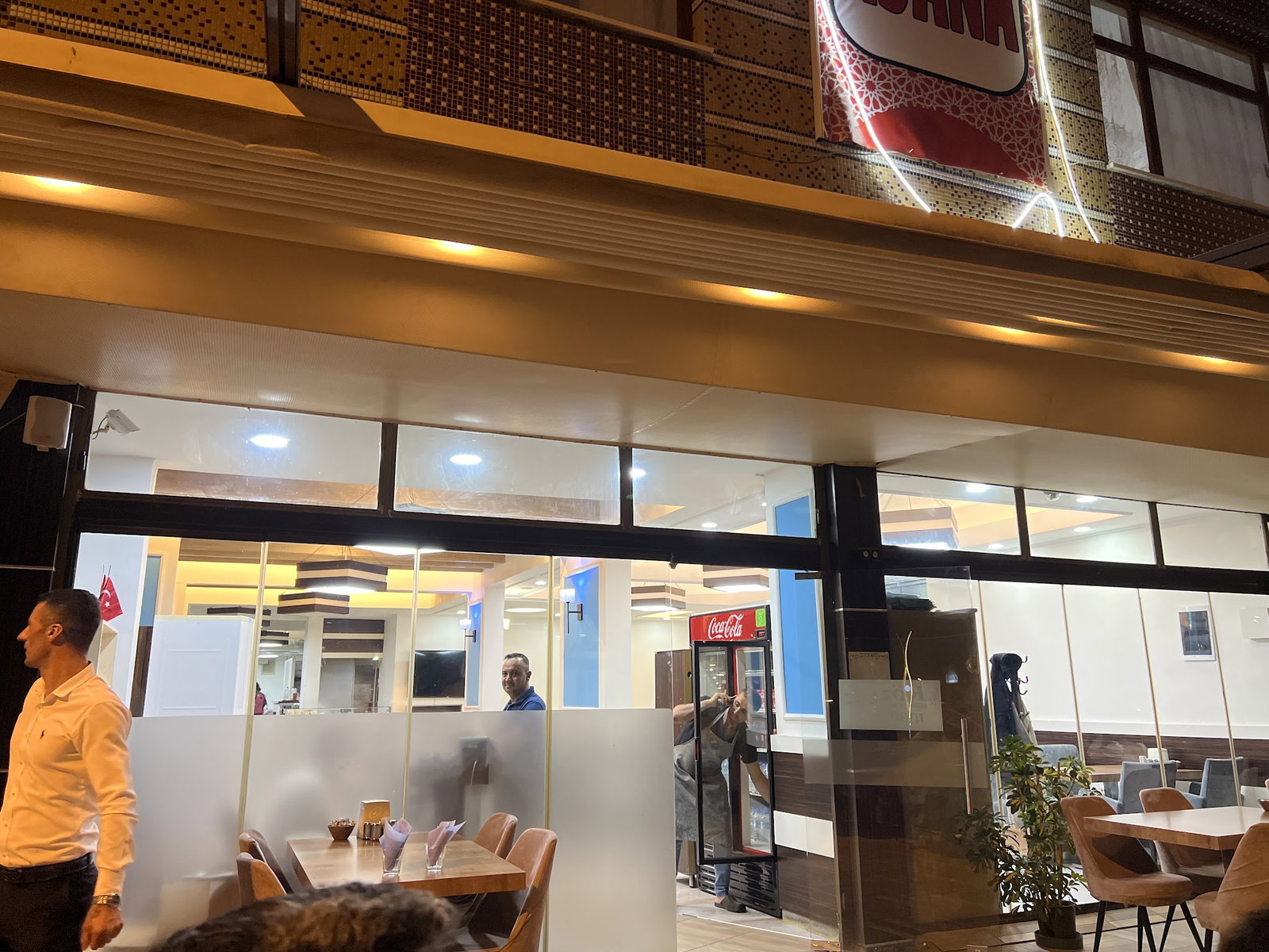 Hüseyin Usta”Közzde Mangal