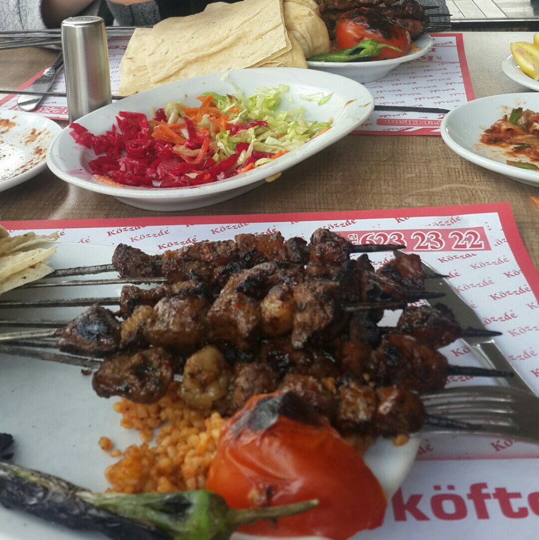 Hüseyin Usta”Közzde Mangal