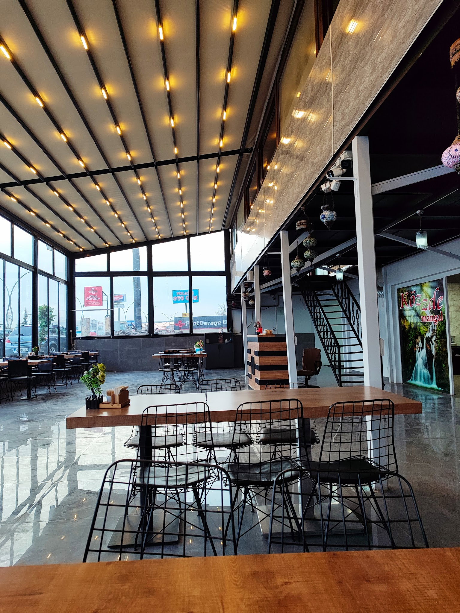 Hüseyin Usta”Közzde Mangal