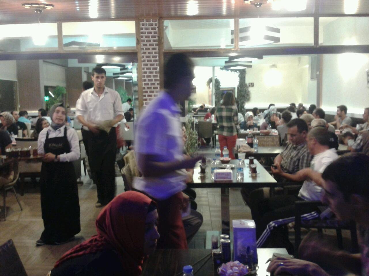 Hüseyin Usta”Közzde Mangal