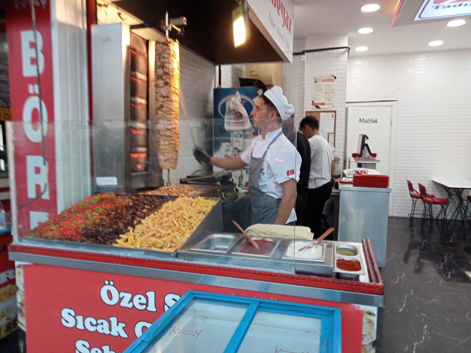 Tadi Beyaz Döner (Zeyti̇nburnu)
