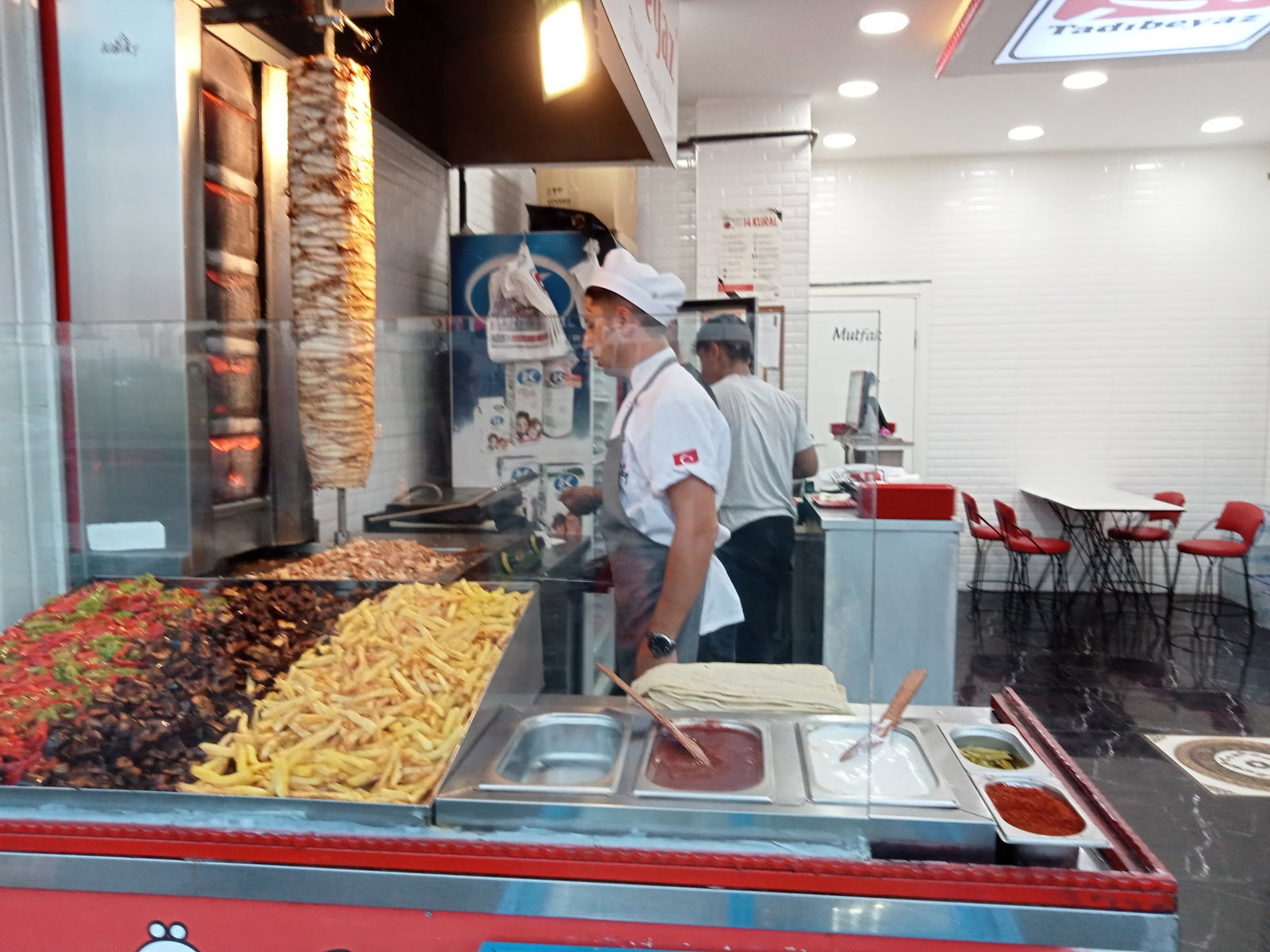 Tadi Beyaz Döner (Zeyti̇nburnu)