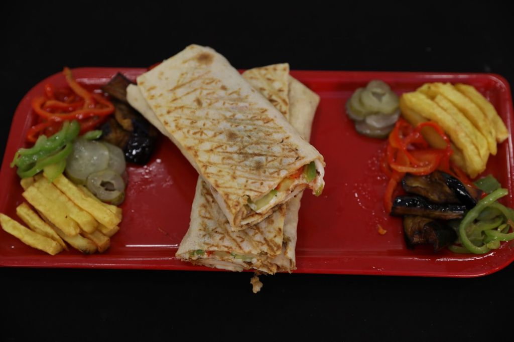 Tadi Beyaz Döner (Zeyti̇nburnu)