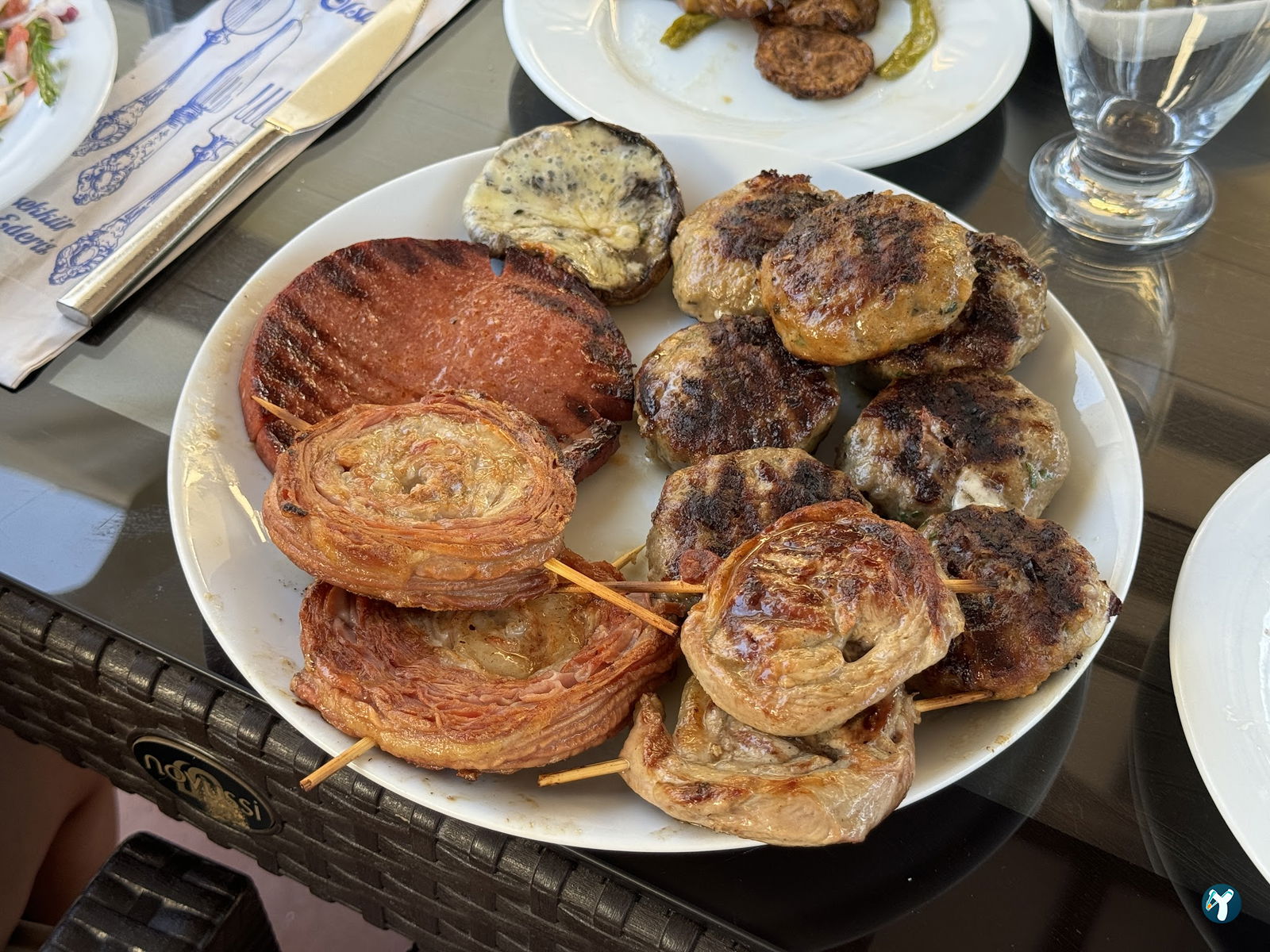 Göbel Gizli Bahçe Kokoreç