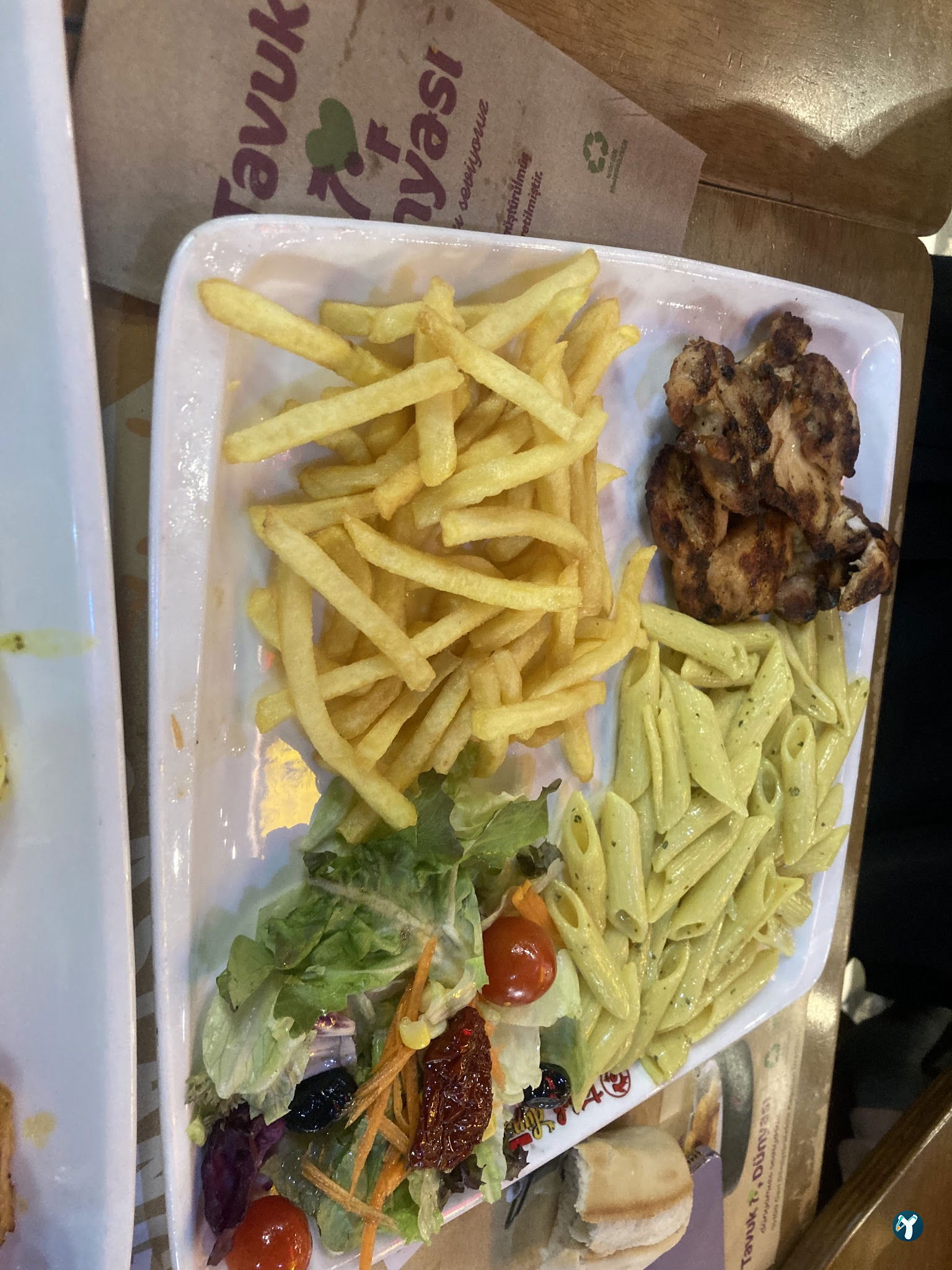 Tavuk Dünyası Avlu 34