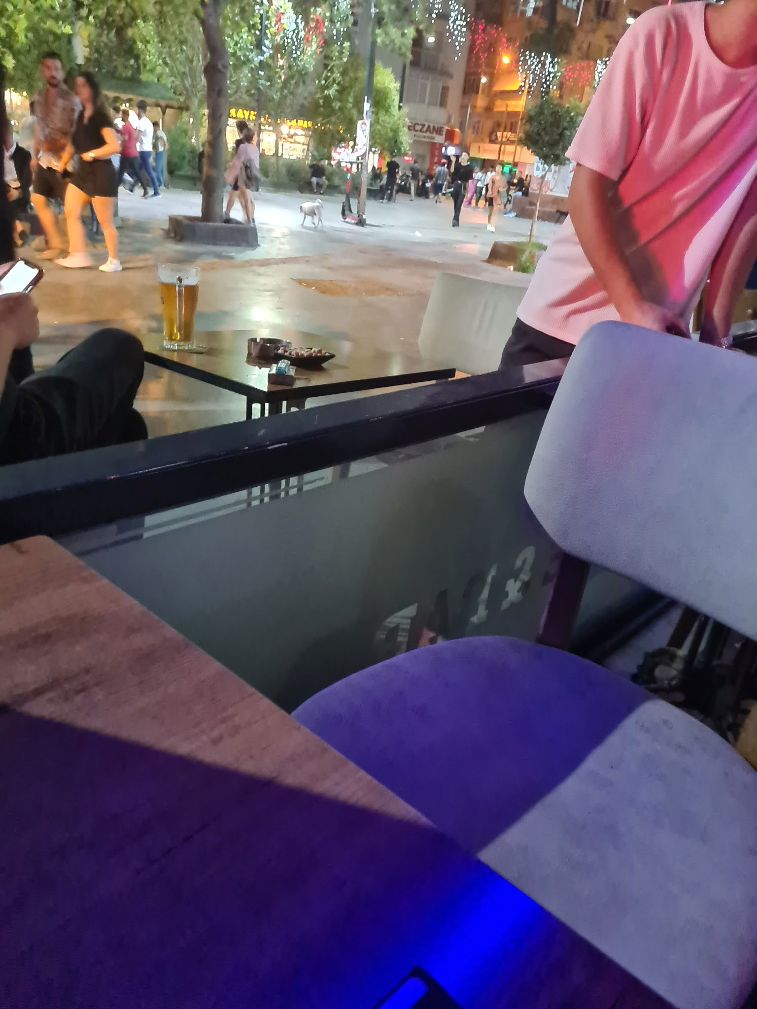 Takıl Cafe Ve Bar | Bornova Bar | Bornova Alkollü Mekan | Bornova Eğlenceli Mekan | Bornova Cafe