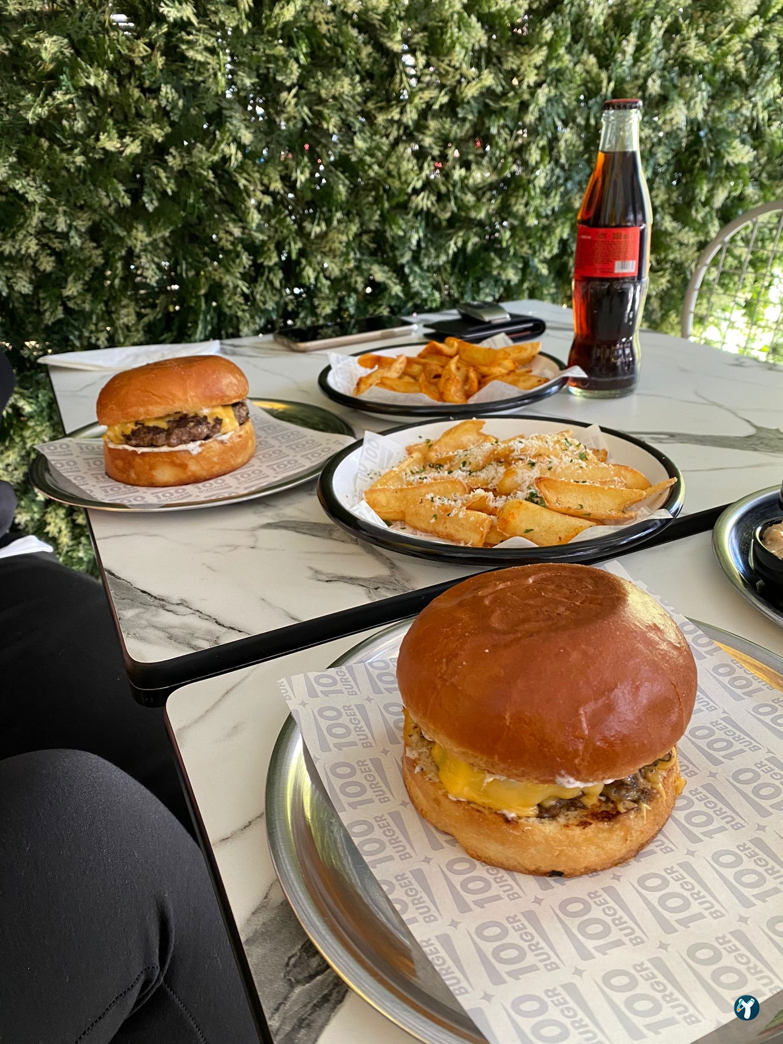 100 Burger-Emek
