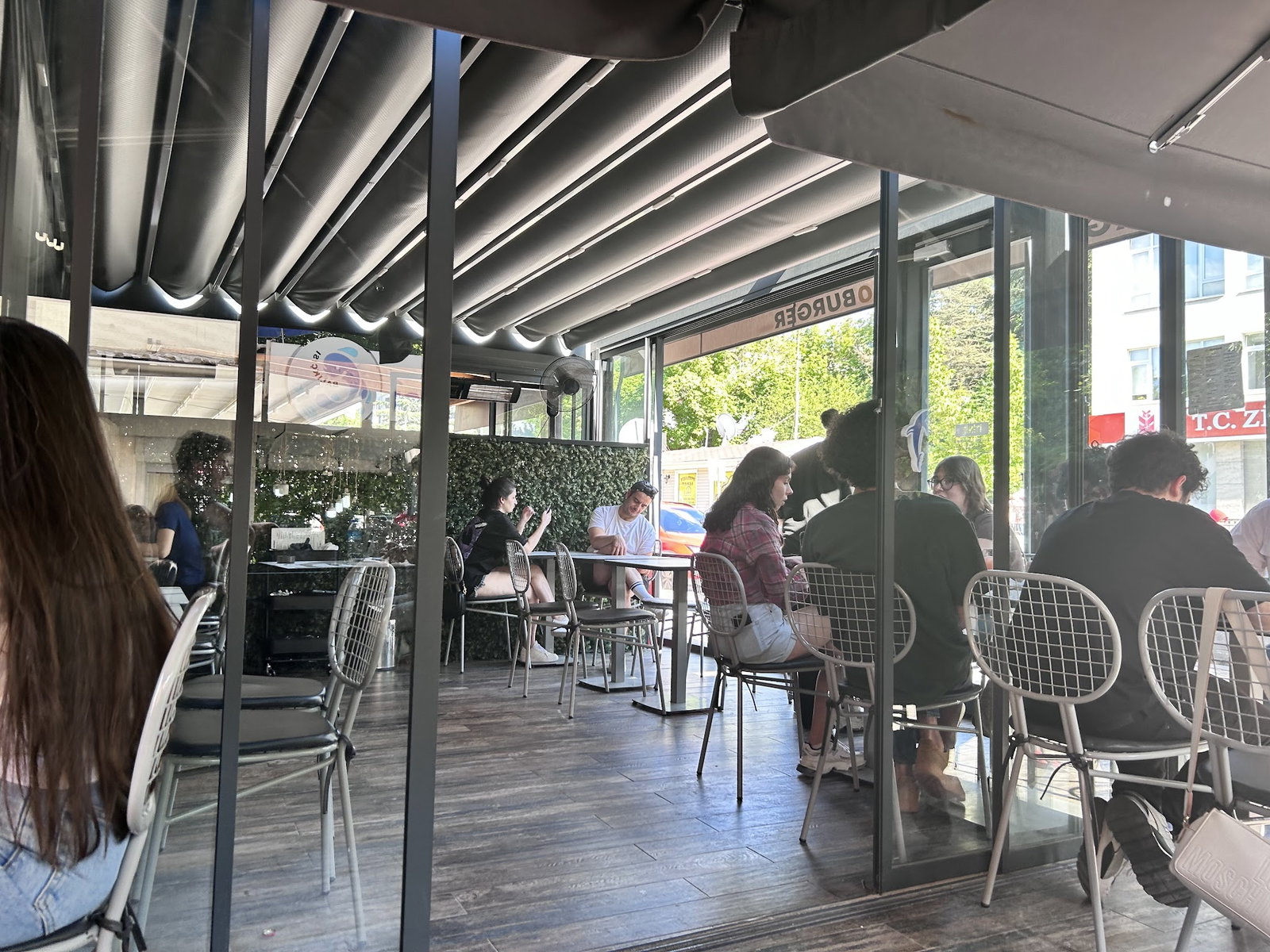 100 Burger-Emek