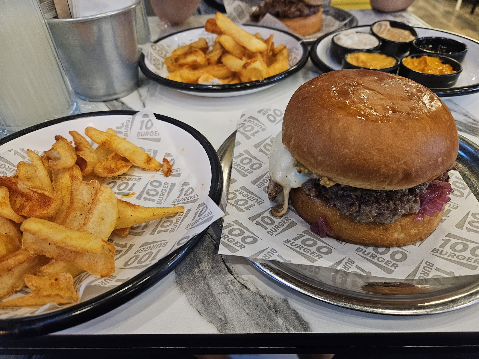 100 Burger-Emek