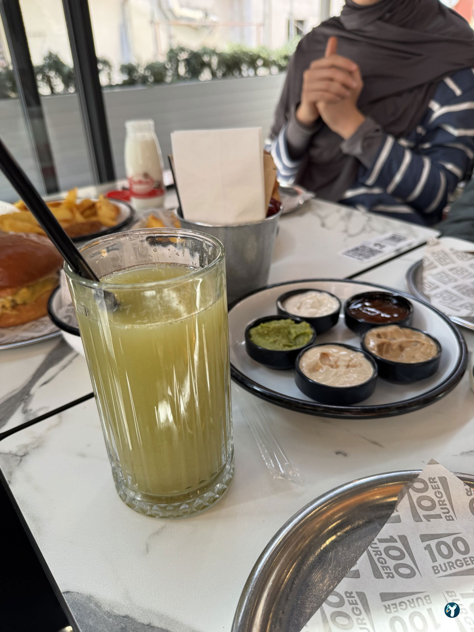 100 Burger-Emek