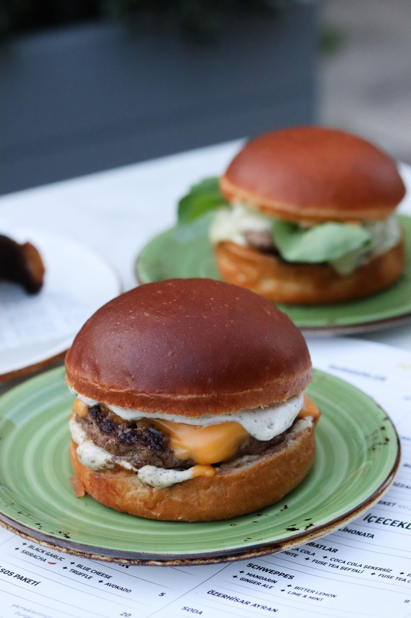100 Burger-Emek