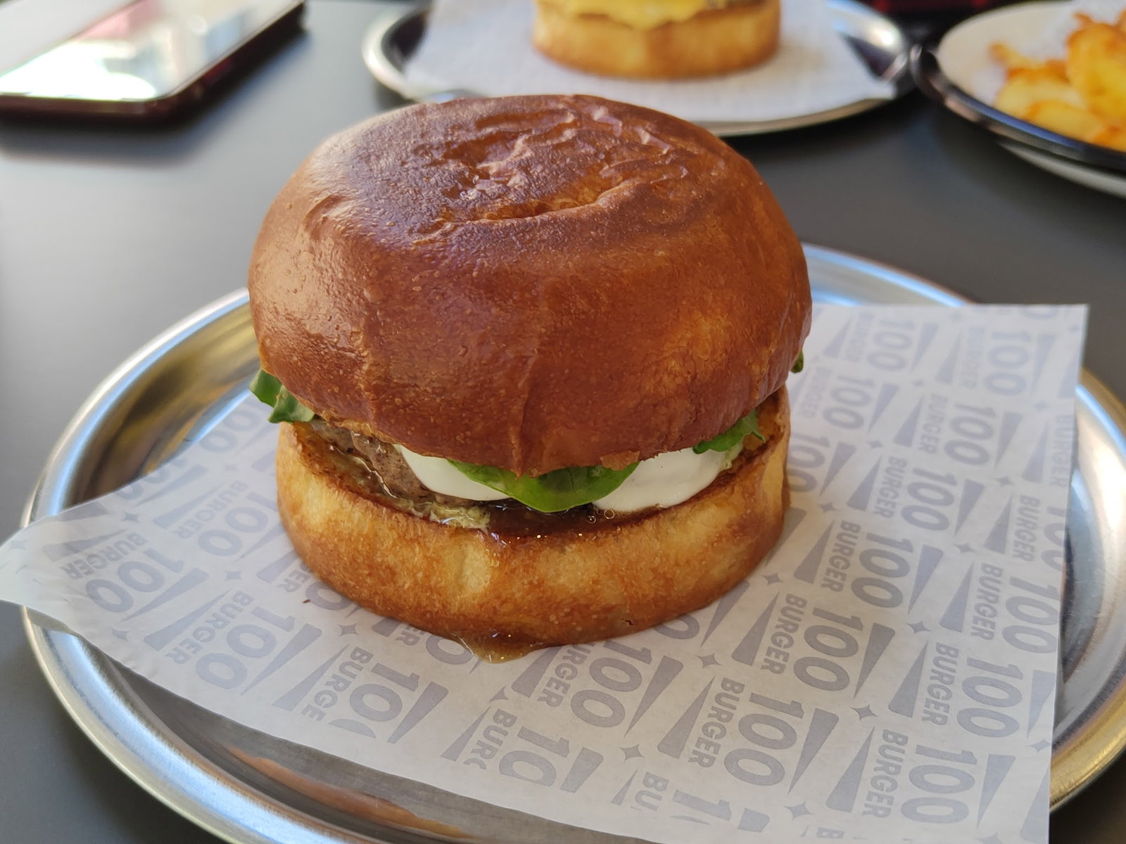 100 Burger-Emek