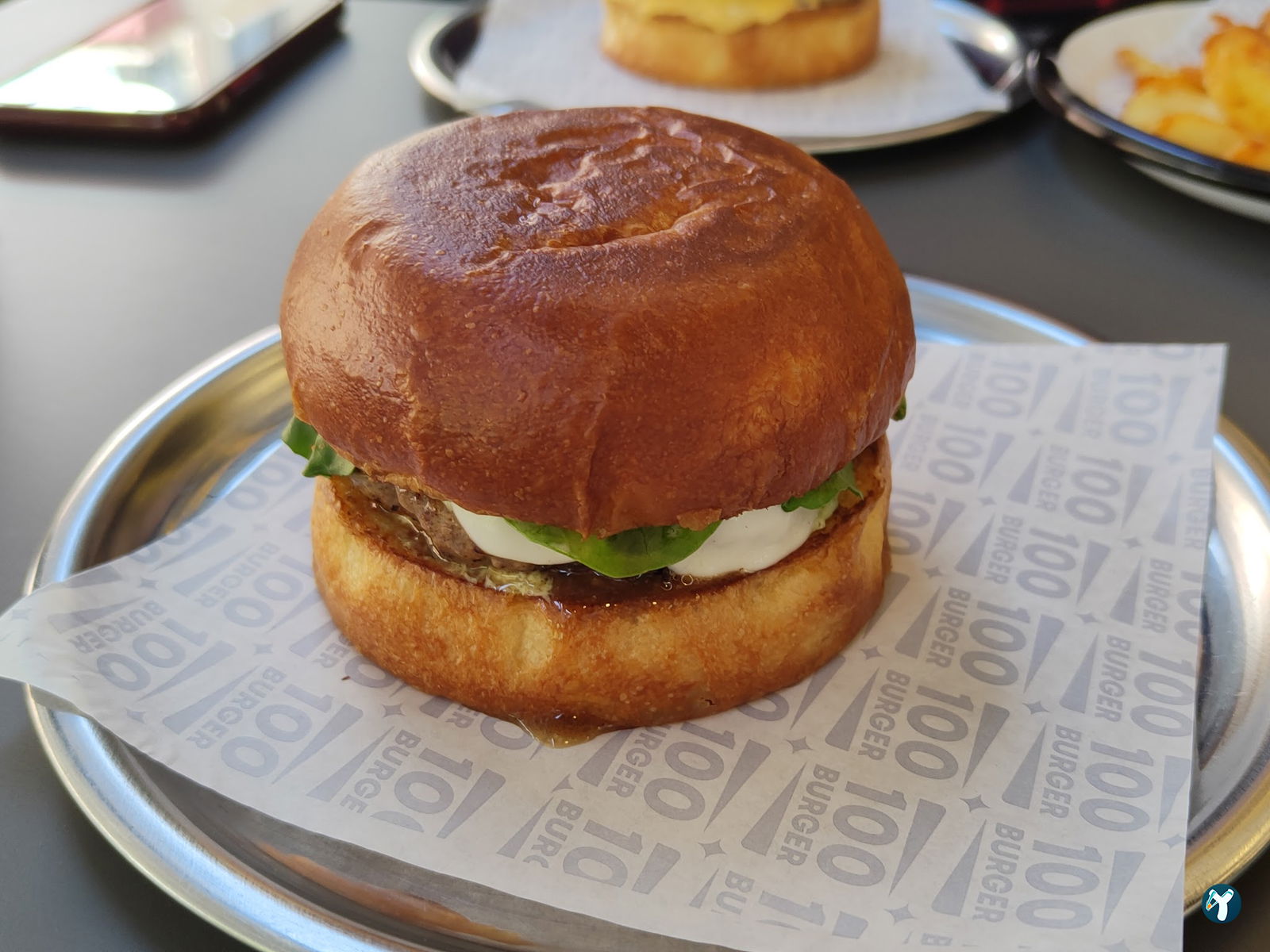 100 Burger-Emek