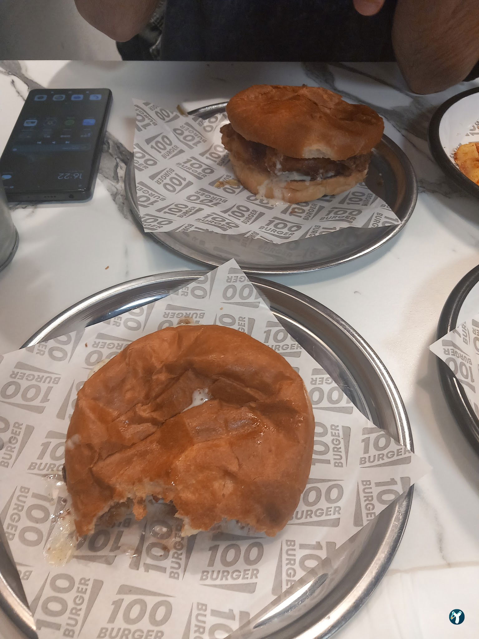 100 Burger-Emek