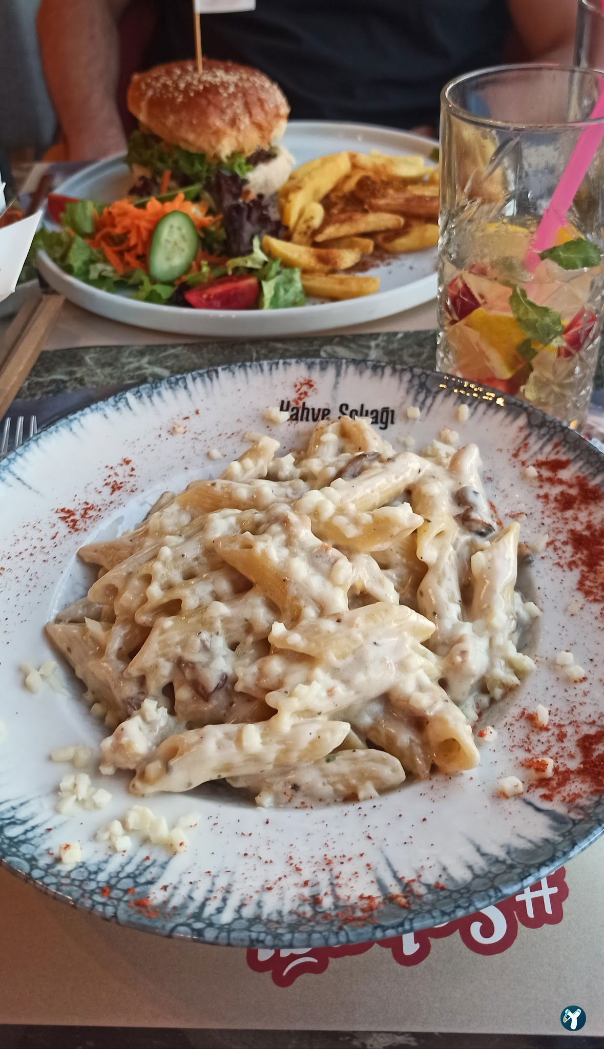 Kahve Sokağı Kuşadası | Nargile | Kahvaltı And More!