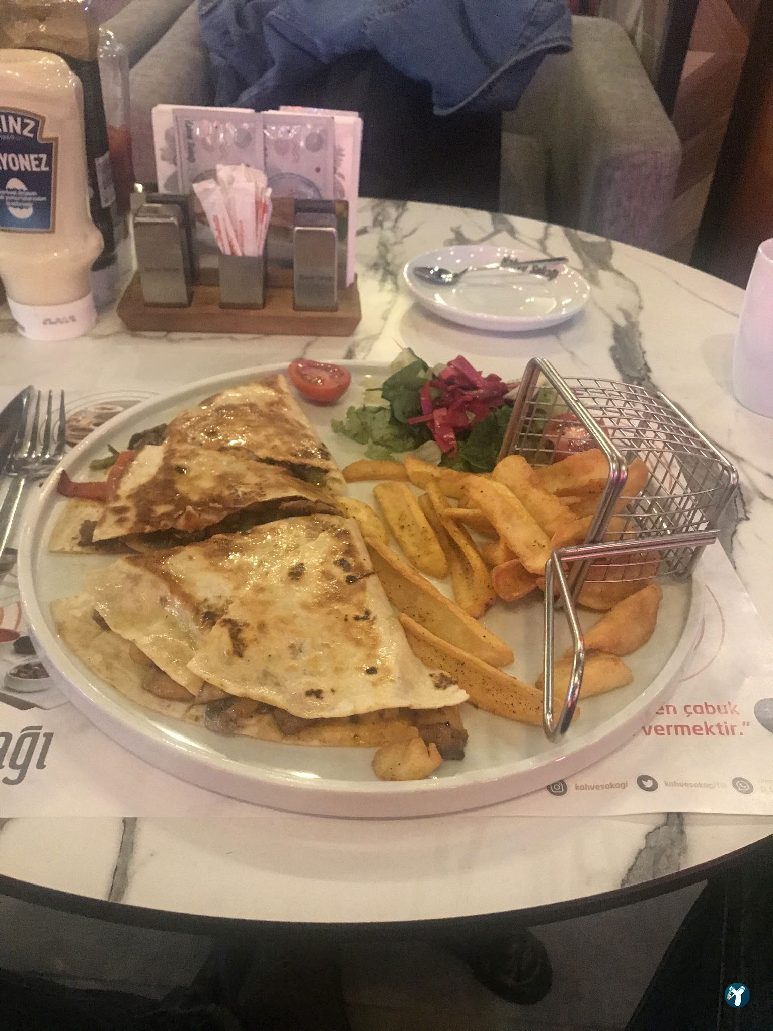 Kahve Sokağı Kuşadası | Nargile | Kahvaltı And More!