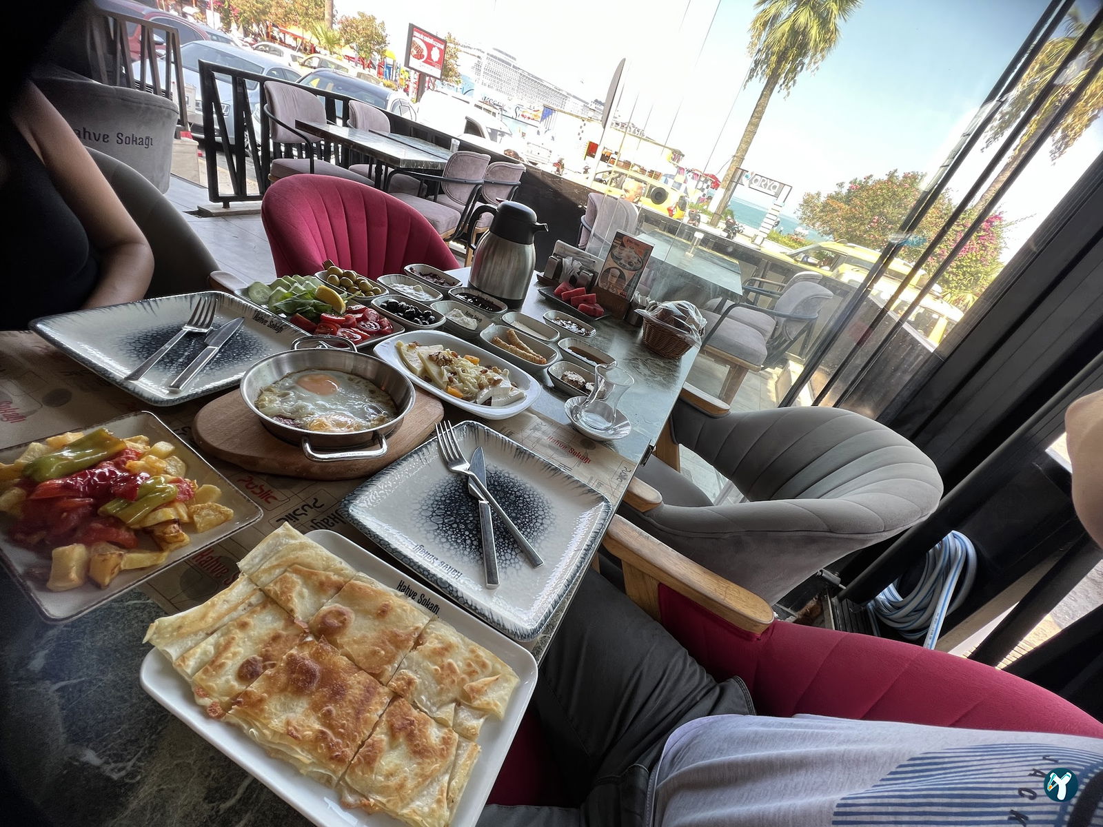 Kahve Sokağı Kuşadası | Nargile | Kahvaltı And More!