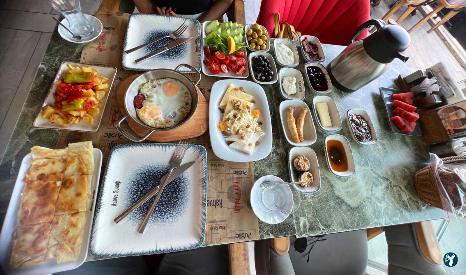 Kahve Sokağı Kuşadası | Nargile | Kahvaltı And More!