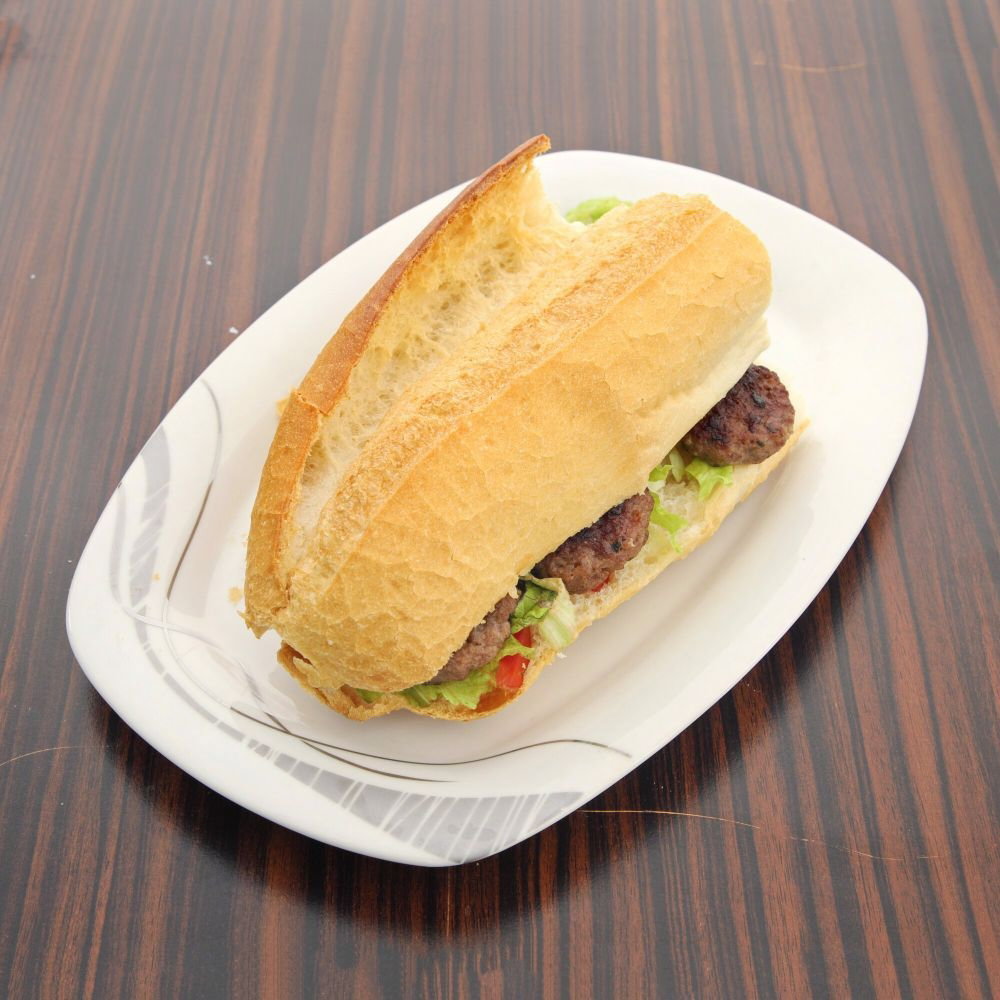 Yarım Ekmek Arası Köfte